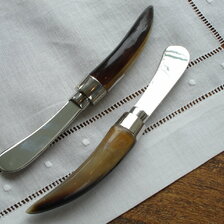Nožík na nátierky s kostenou rukoväťou, 10€
