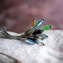 Brošňa, Kytica, 6x10,5 cm, farebné korálky a pocínovaný plech