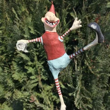 Chalan s novinami, keramika, 16 cm, 19 €