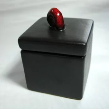 Ivan Štefanovič, Dóza - štvorec, 6 cm