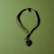 Náhrdelník Žalúde, 8x4 cm, riečne perly, 35 €