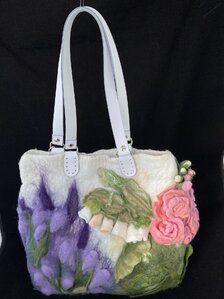 Plstená taška, Jarné kvety, 165 €, 35x39 cm