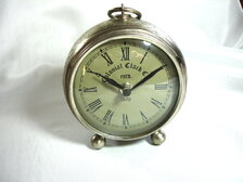 Stolové hodiny v retro štýle, priemer 20 cm, 19 €